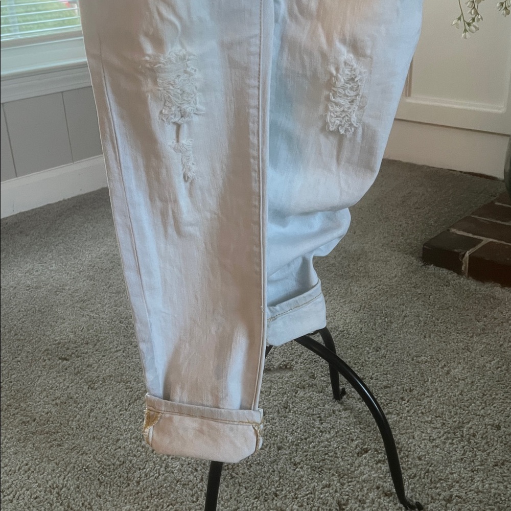 Boston Proper Light Wash Distressed Boyfriend Jeans Sz 8 - Picture 5 of 6